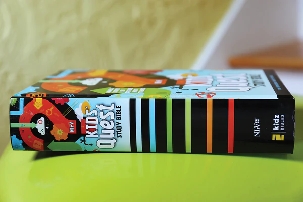 NIrV, Kids' Quest Study Bible: Answers to over 500 Questions about the Bible - Image 3